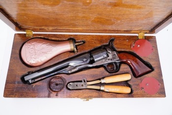 Uberti 1861 .36 Navy Percussion Single Action Revolver & Box