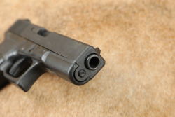 Glock 17 G17 Gen 1 Gen1 9mm 4.49&rdquo; Semi-Auto Pistol, Tupperware Box, MFD 1988 - 17