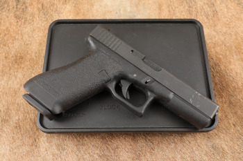 Glock 17 G17 Gen 1 Gen1 9mm 4.49&rdquo; Semi-Auto Pistol, Tupperware Box , MFD1988