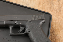 Glock 17 G17 Gen 1 Gen1 9mm 4.49&rdquo; Semi-Auto Pistol, Tupperware Box , MFD1988 - 6
