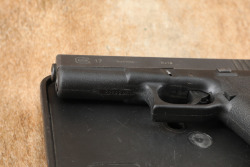 Glock 17 G17 Gen 1 Gen1 9mm 4.49&rdquo; Semi-Auto Pistol, Tupperware Box , MFD1988 - 8