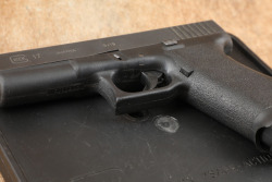 Glock 17 G17 Gen 1 Gen1 9mm 4.49&rdquo; Semi-Auto Pistol, Tupperware Box , MFD1988 - 9