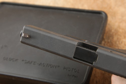 Glock 17 G17 Gen 1 Gen1 9mm 4.49&rdquo; Semi-Auto Pistol, Tupperware Box , MFD1988 - 15