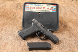 Glock 17 G17 Gen 1 Gen1 9mm 4.49&rdquo; Semi-Auto Striker-Fired Pistol, Tupperware Box, MFD 1988 - 2