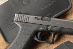 Glock 17 G17 Gen 1 Gen1 9mm 4.49&rdquo; Semi-Auto Striker-Fired Pistol, Tupperware Box, MFD 1988 - 4
