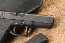 Glock 17 G17 Gen 1 Gen1 9mm 4.49&rdquo; Semi-Auto Striker-Fired Pistol, Tupperware Box, MFD 1988 - 5