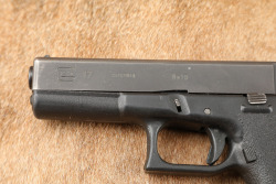 Glock 17 G17 Gen 1 Gen1 9mm 4.49&rdquo; Semi-Auto Striker-Fired Pistol, Tupperware Box, MFD 1988 - 6