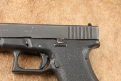 Glock 17 G17 Gen 1 Gen1 9mm 4.49&rdquo; Semi-Auto Striker-Fired Pistol, Tupperware Box, MFD 1988 - 7