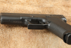 Glock 17 G17 Gen 1 Gen1 9mm 4.49&rdquo; Semi-Auto Striker-Fired Pistol, Tupperware Box, MFD 1988 - 10