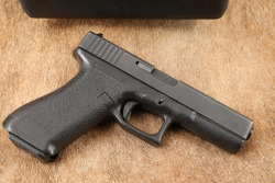 Glock 17 G17 Gen 1 Gen1 9mm 4.49&rdquo; Semi-Auto Striker-Fired Pistol, Tupperware Box, MFD 1986