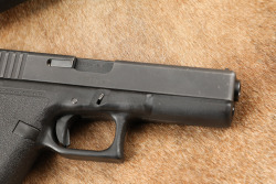 Glock 17 G17 Gen 1 Gen1 9mm 4.49&rdquo; Semi-Auto Striker-Fired Pistol, Tupperware Box, MFD 1986 - 5