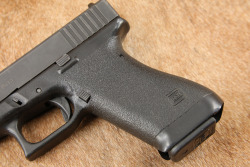 Glock 17 G17 Gen 1 Gen1 9mm 4.49&rdquo; Semi-Auto Striker-Fired Pistol, Tupperware Box, MFD 1986 - 8