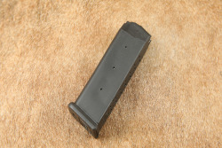 Glock 17 G17 Gen 1 Gen1 9mm 4.49&rdquo; Semi-Auto Striker-Fired Pistol, Tupperware Box, MFD 1986 - 20