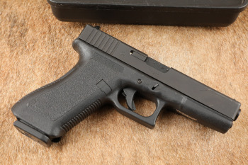 Glock 17 G17 Gen 2 9mm Striker-Fired 4.5&rdquo; Semi-Auto Pistol & Tupperware Box, Ca. 1994
