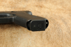 Glock 17 G17 Gen 2 9mm Striker-Fired 4.5&rdquo; Semi-Auto Pistol & Tupperware Box, Ca. 1994 - 12
