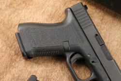 First Year Glock 19 G19 Gen 2 Gen2 9mm 4.02&rdquo; Semi-Auto Pistol, Tupperware Box, MFD 1988 - 3