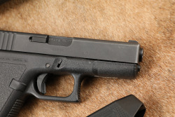 First Year Glock 19 G19 Gen 2 Gen2 9mm 4.02&rdquo; Semi-Auto Pistol, Tupperware Box, MFD 1988 - 5