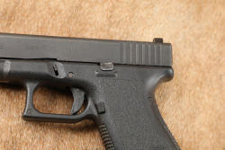 First Year Glock 19 G19 Gen 2 Gen2 9mm 4.02&rdquo; Semi-Auto Pistol, Tupperware Box, MFD 1988 - 7