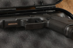 LNIB Glock 23 G23 Gen 5 .40 S&W 4&rdquo; Semi-Auto Compact Striker Fired Pistol & Case, 3 Mags - 11