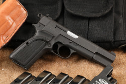 Springfield Armory SA-35 4.7&rdquo; 9mm Luger Semi-Auto Pistol & Carry Case, 6 Mags & Holster