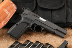 Springfield Armory SA-35 4.7&rdquo; 9mm Luger Semi-Auto Pistol & Carry Case, 6 Mags & Holster - 2