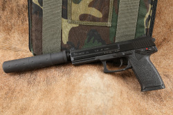 Heckler & Koch MK 23 5.87&rdquo; .45 ACP Offensive Handgun Weapon System Kit with Faux Suppressor - 7