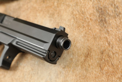 Heckler & Koch MK 23 5.87&rdquo; .45 ACP Offensive Handgun Weapon System Kit with Faux Suppressor - 22