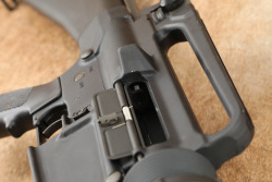 Armalite AR-10A2 20&rdquo; 7.62x51 NATO Fixed Carry Handle Semi-Auto Rifle & Mag, 1990s - 25