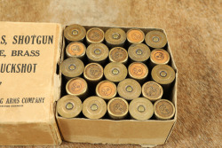 CANFIELD COLLECTION US Army WW2 Winchester Repeating Arms Box of 24x 12 GA. Brass 00 Buckshot Shotgun Shells - 3