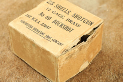 CANFIELD COLLECTION US Army WW2 Winchester Repeating Arms Box of 24x 12 GA. Brass 00 Buckshot Shotgun Shells - 5