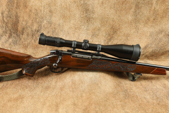 Weatherby Mark V .300 Weatherby Magnum Deluxe 24" Bolt Action Rifle & Zeiss Scope