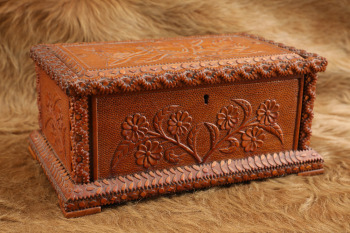 Beautiful Antique Hand Carved Tramp Art Box W/ Key 10" x 6" x 5"