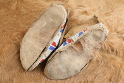 Antique 19th Century Plains Indians Sinew Laced & "Seed" Beaded Deerskin Moccasins - 2