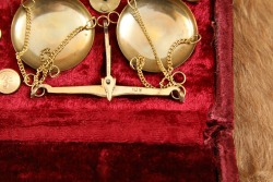 Modern Made Antique Gold Rush Style Miner's Assaying Pocket Scale - 4