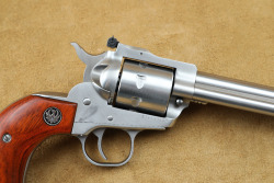 Ruger Single Seven Stainless 08160 KSSM-5-327 Lipseys Exclusive 5 1/2" .327 Mag SA Revolver, 2014 - 5