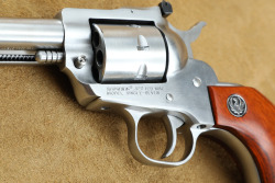 Ruger Single Seven Stainless 08160 KSSM-5-327 Lipseys Exclusive 5 1/2" .327 Mag SA Revolver, 2014 - 20