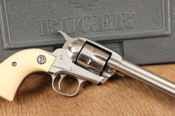 Ruger New Model Single-Six 5 1/2" .32 H&R Mag Stainless Single Action Revolver, MFD 2003 - 4