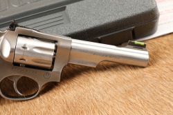 Ruger SP101 Model 05765 .22 LR 4.2" Stainless 8-Shot Double Action Revolver, MFD 2013 - 5