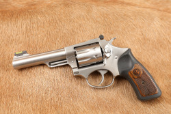 Ruger SP101 Model 05765 .22 LR 4.2" Stainless 8-Shot Double Action Revolver, MFD 2013 - 25