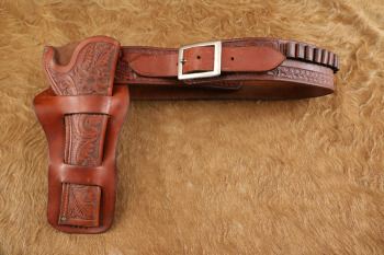 Vintage 1940s H.H. Heiser #710 Colt 7.5" SAA Tooled Leather Pistol Holster & Matching Gun Belt Rig