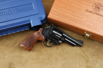 Smith & Wesson S&W Model 29-10 Engraved 150783 .44 Magnum 4" Revolver, Box & Case, 2014
