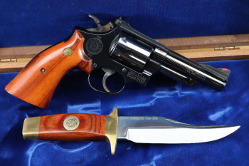 Cased Texas Ranger Commemorative Smith & Wesson S&W 19-3 .357 Magnum Revolver, Knife, 1973 C&R
