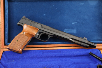 Smith & Wesson S&W Model 41 7 3/8" .22 LR Semi-Auto Target Pistol, MFD 1973-1974 C&R