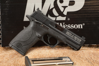Smith & Wesson S&W M&P 22 Compact 108390 .22 LR Semi-Auto Pistol & Box, MFD 2018