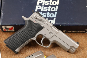 Smith & Wesson Model 4006 104402 .40 S&W 4" DA/SA Semi-Auto Pistol, Box, 4x Mags, 1990-1992