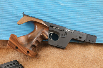 Walther Model OSP 2000 .22 Short Semi-Auto 3 3/8" Olympic Target Pistol, Box & Mags, MFD 1996