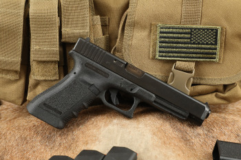 Glock 34 G34 3rd Gen 9mm 5.31&rdquo; Semi-Auto Striker Fired Pistol, Case & Magazines, MFD 2007