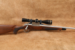 Remington 700 .257 Weatherby Magnum 26&rdquo; Fluted Bolt Action Rifle, Leupold VARI X-III Scope, 2011