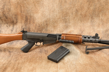 S.B.L. Israeli Makleon FAL-O 7.62 NATO 21&rdquo; Semi-Auto Rifle, Mag & Bipod