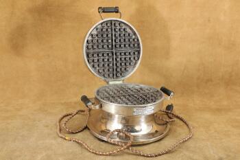 Vintage 1930s Winchester No. W36 Metal Waffle Iron W/ Cord & End Plug, 10.5" x 10.5" x 6.5"